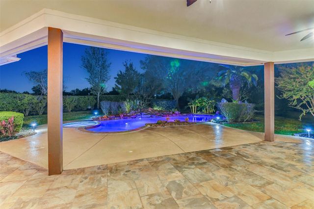 66 Lake Estates Drive, Montgomery, TX 77356