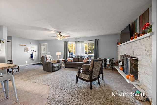 8350 S Evergreen, Newaygo, MI 49337