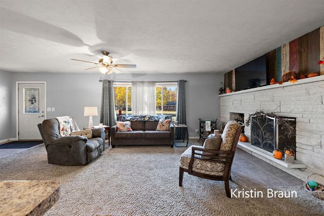 8350 S Evergreen, Newaygo, MI 49337