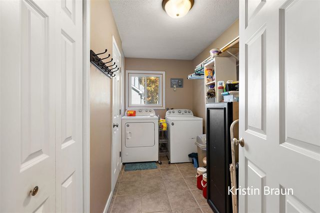 8350 S Evergreen, Newaygo, MI 49337