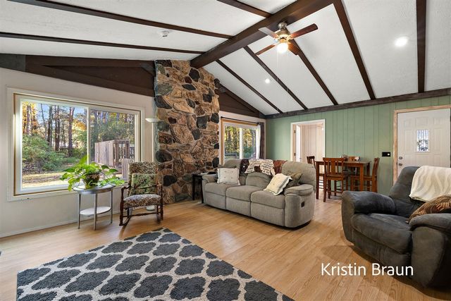 8350 S Evergreen, Newaygo, MI 49337