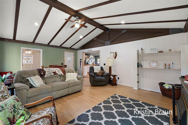 8350 S Evergreen, Newaygo, MI 49337