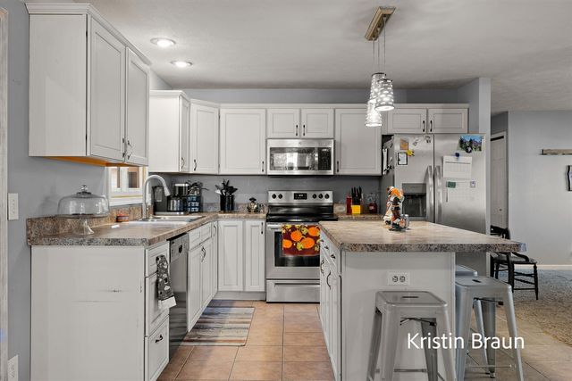 8350 S Evergreen, Newaygo, MI 49337