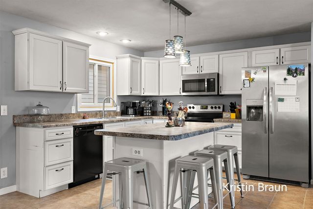 8350 S Evergreen, Newaygo, MI 49337