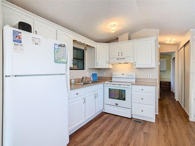 9000 US HWY 192 105, Clermont, FL 34714