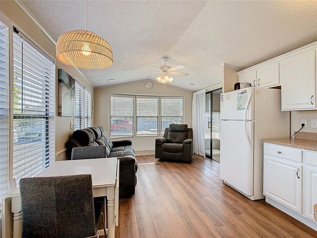 9000 US HWY 192 105, Clermont, FL 34714