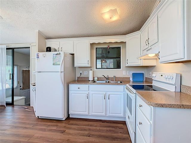 9000 US HWY 192 105, Clermont, FL 34714