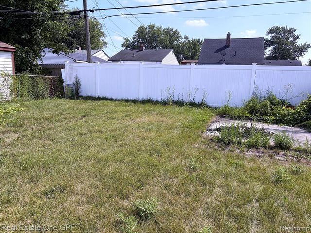 14018 Hobart Avenue, Warren, MI 48089