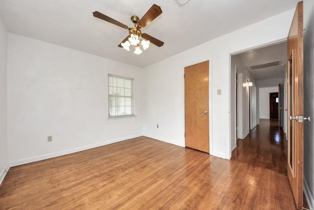 900 S Circle Drive, Baytown, TX 77520