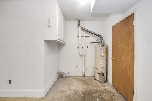 900 S Circle Drive, Baytown, TX 77520