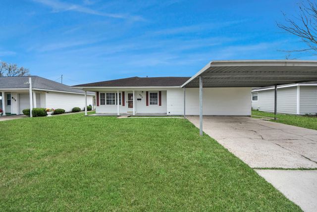 900 S Circle Drive, Baytown, TX 77520