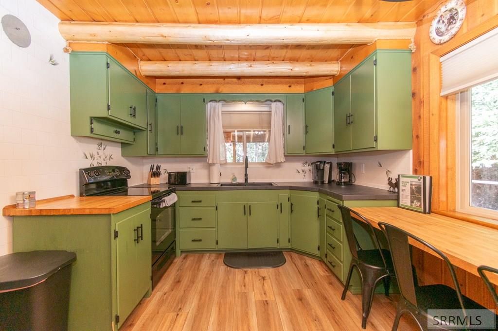 Image 6 of property listing at 3808 Moccasin Road, Island Park, ID 83429