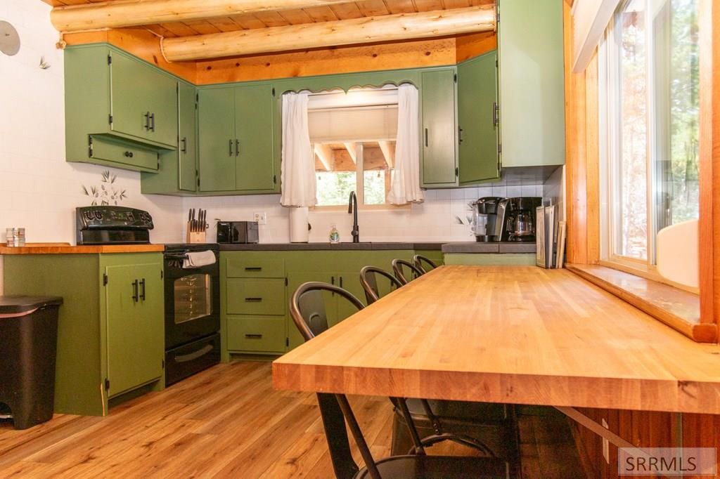 Image 7 of property listing at 3808 Moccasin Road, Island Park, ID 83429