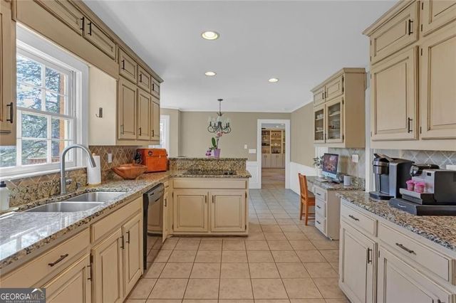 7575 Hunters Woods Drive, Atlanta, GA 30350