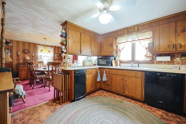 5 Manuel Street, Fairhaven, MA 02719