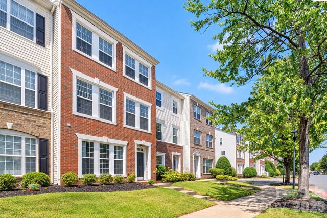 9810 Kings Parade Boulevard, Charlotte, NC 28273
