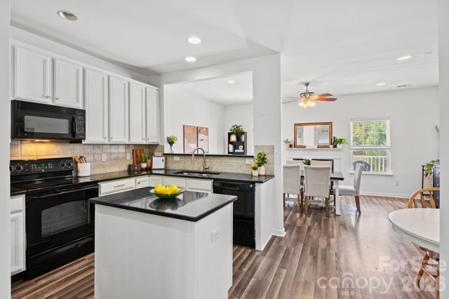 9810 Kings Parade Boulevard, Charlotte, NC 28273