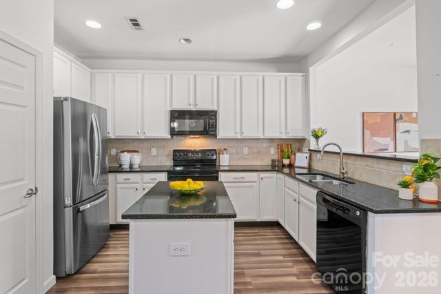 9810 Kings Parade Boulevard, Charlotte, NC 28273