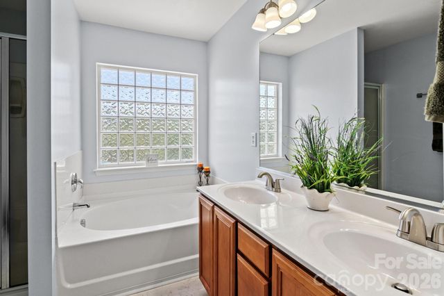 9810 Kings Parade Boulevard, Charlotte, NC 28273