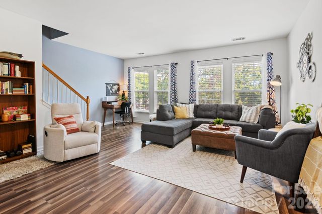 9810 Kings Parade Boulevard, Charlotte, NC 28273