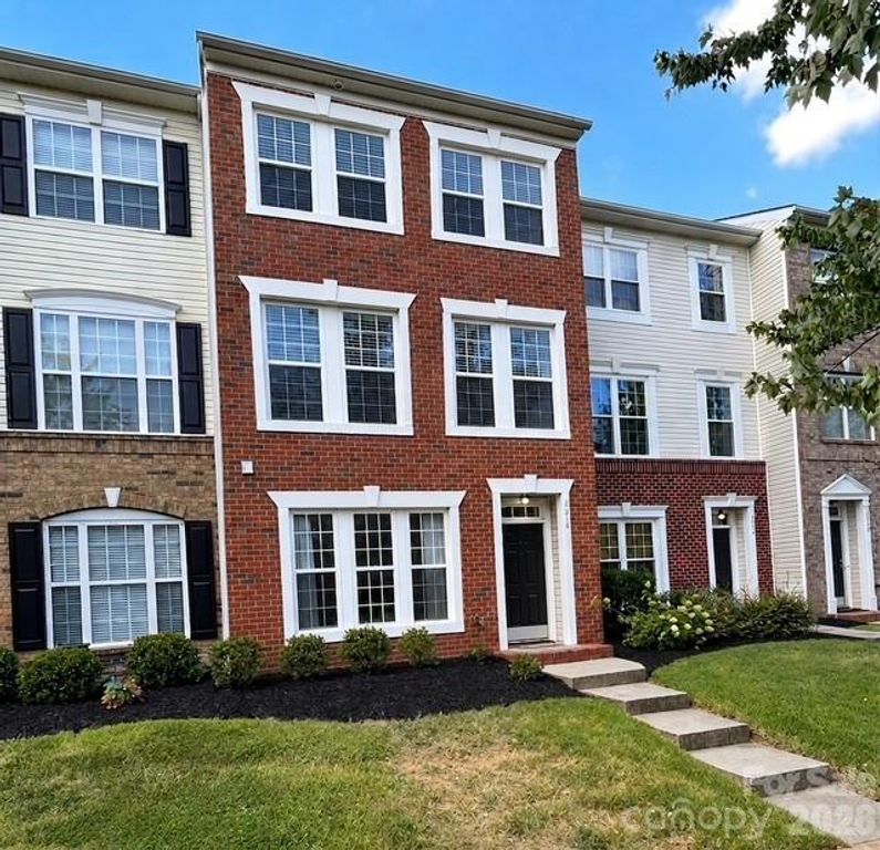9810 Kings Parade Boulevard, Charlotte, NC 28273