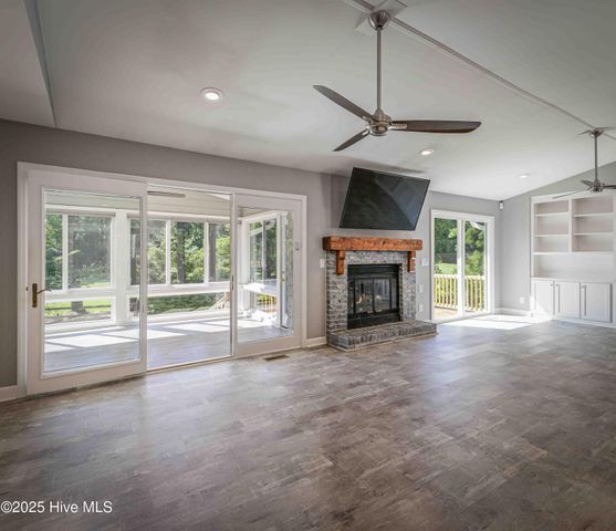 146 E Devonshire Avenue, West End, NC 27376