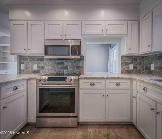 146 E Devonshire Avenue, West End, NC 27376