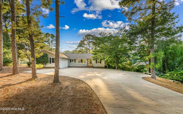 146 E Devonshire Avenue, West End, NC 27376