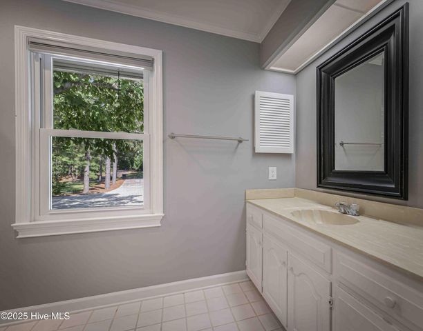 146 E Devonshire Avenue, West End, NC 27376