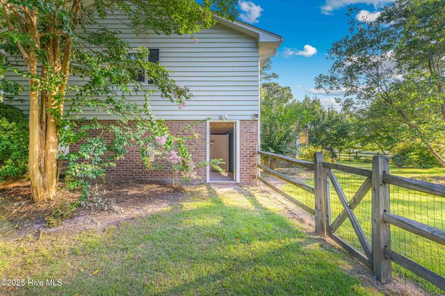 146 E Devonshire Avenue, West End, NC 27376