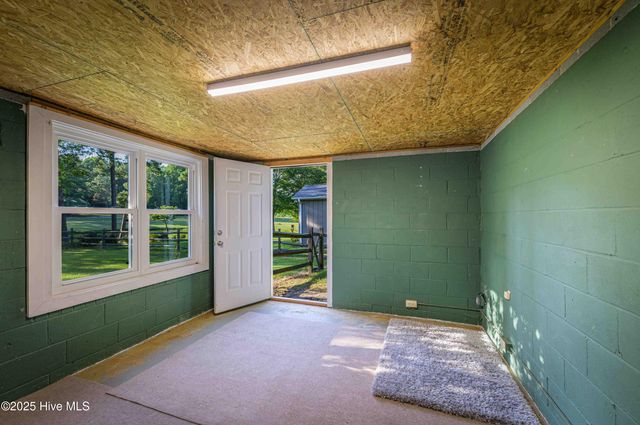 146 E Devonshire Avenue, West End, NC 27376