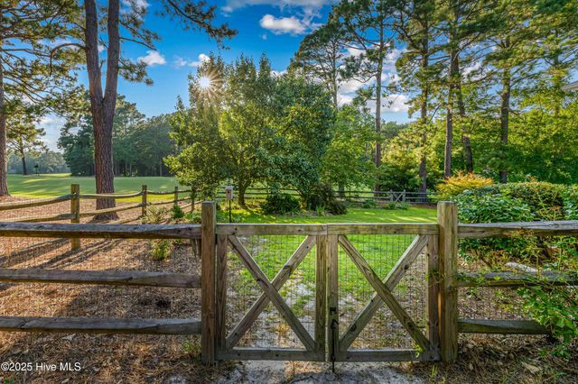 146 E Devonshire Avenue, West End, NC 27376