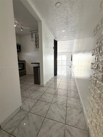 1150 Collins Ave 301, Miami Beach, FL 33139