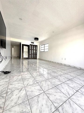 1150 Collins Ave 301, Miami Beach, FL 33139