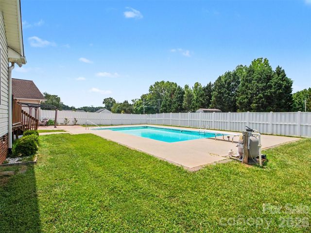 290 Deal Estate Drive, China Grove, NC 28023