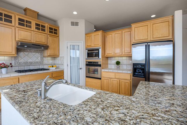 5222 Silver Peak Ln, Rocklin, CA 95765