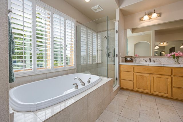 5222 Silver Peak Ln, Rocklin, CA 95765