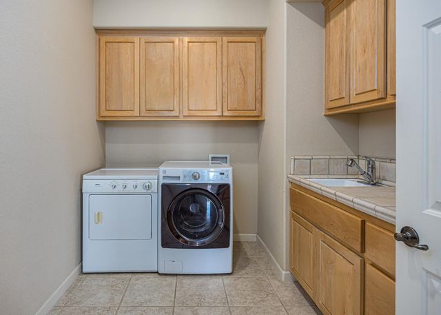 5222 Silver Peak Ln, Rocklin, CA 95765
