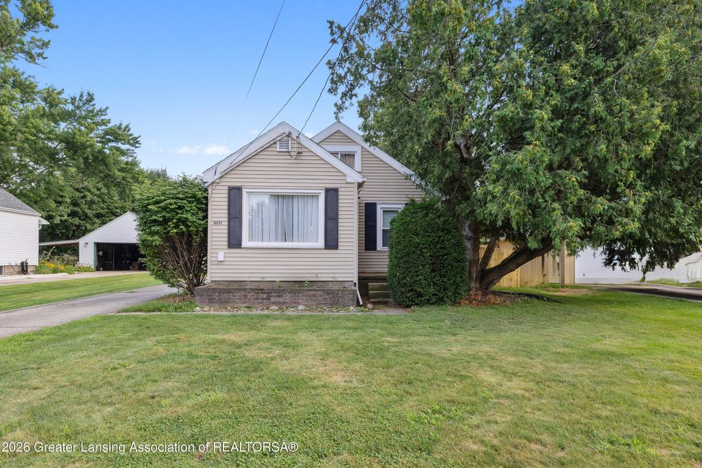 4615 Tolland Avenue, Holt, MI 48842