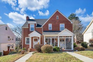 1909 Canterbury RD, Roanoke, VA 24015
