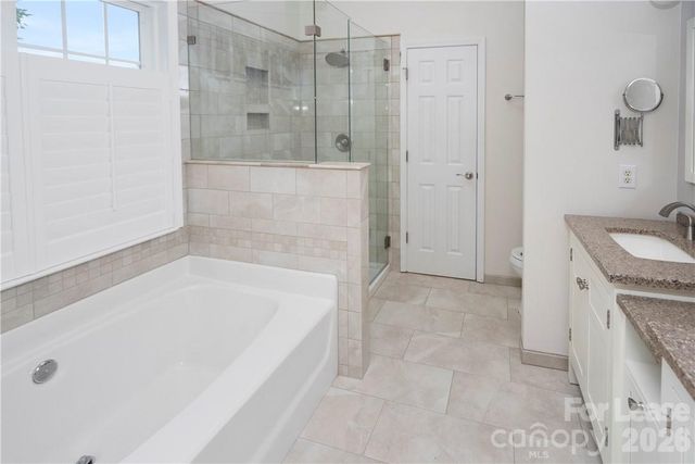 8230 Glamorgan Lane, Matthews, NC 28104