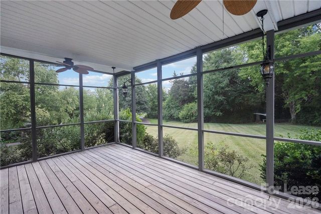 8230 Glamorgan Lane, Matthews, NC 28104
