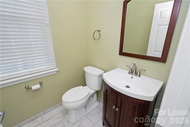 8230 Glamorgan Lane, Matthews, NC 28104