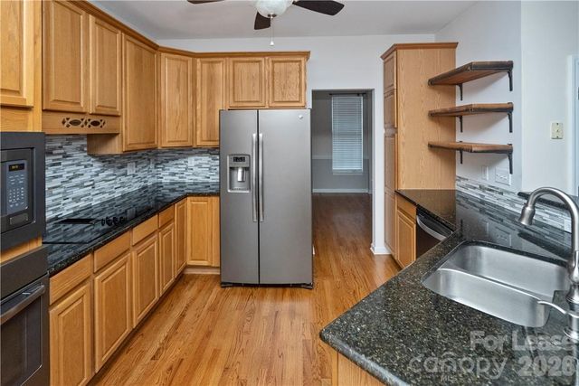 8230 Glamorgan Lane, Matthews, NC 28104