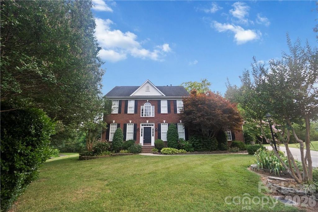 8230 Glamorgan Lane, Matthews, NC 28104