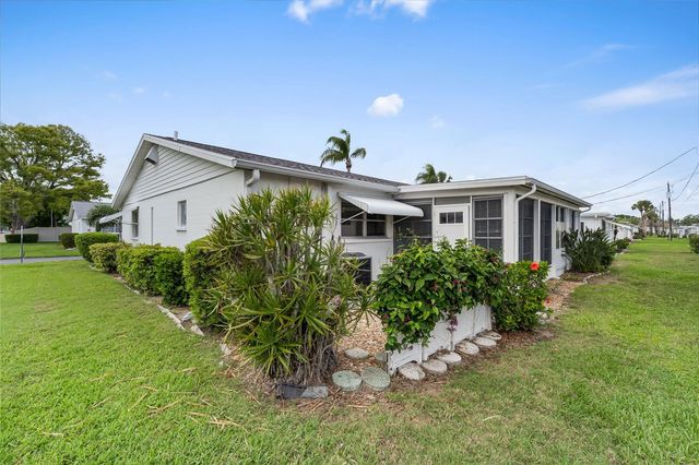 5972 HIBISCUS DRIVE 207, Bradenton, FL 34207