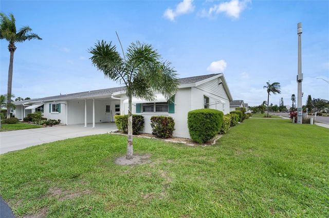 5972 HIBISCUS DRIVE 207, Bradenton, FL 34207