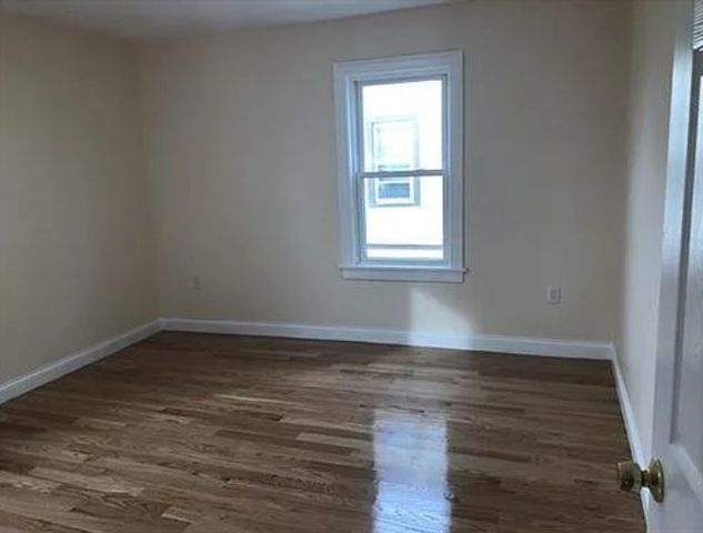 553 Washington St 3, Quincy, MA 02169