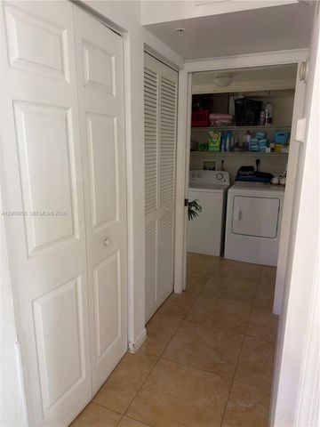 711 SW 111th Way 202, Pembroke Pines, FL 33025