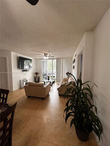 711 SW 111th Way 202, Pembroke Pines, FL 33025